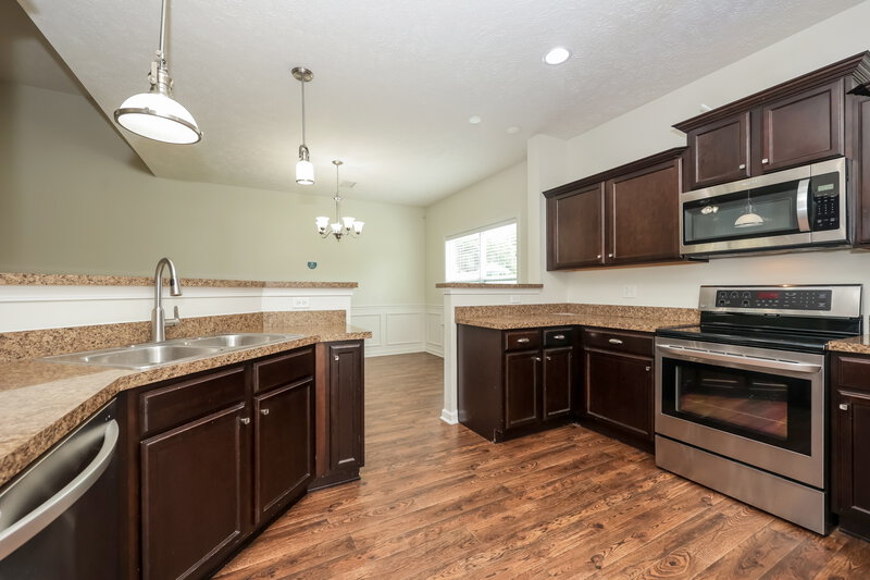 2,470/Mo, 3524 Oval Hesson Ln Murfreesboro, TN 37128 Kitchen View 2