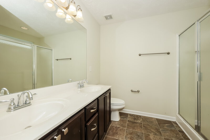 2,470/Mo, 3524 Oval Hesson Ln Murfreesboro, TN 37128 Main Bathroom View