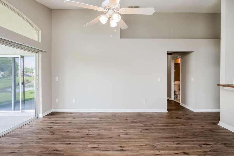 2,525/Mo, 1157 Ballyshannon Pkwy Orlando, FL 32828 Living Room View 3