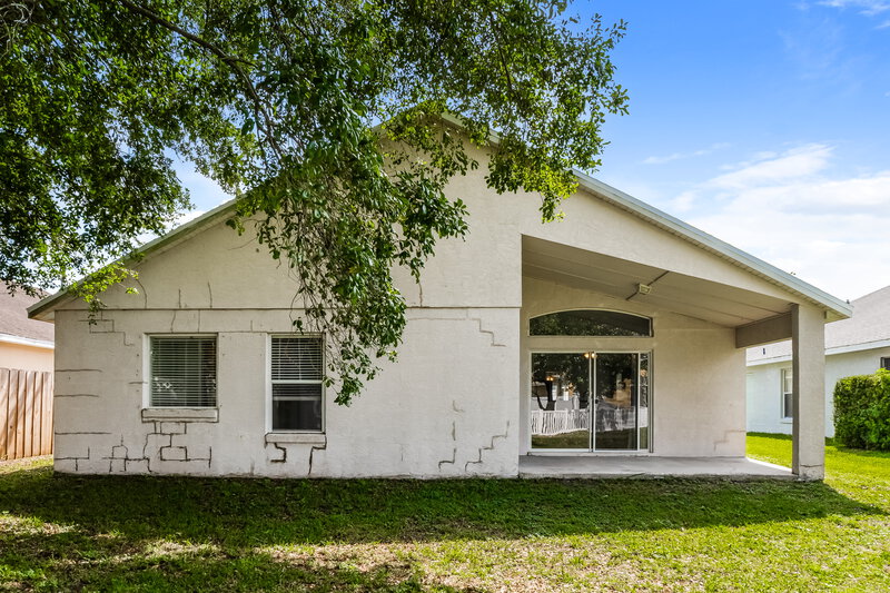 2,525/Mo, 1157 Ballyshannon Pkwy Orlando, FL 32828 Rear View