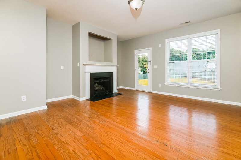 2,640/Mo, 141 Hutson Ln Clayton, NC 27527 Living Room View