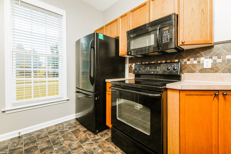 2,640/Mo, 141 Hutson Ln Clayton, NC 27527 Kitchen View 2