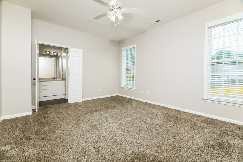 2,640/Mo, 141 Hutson Ln Clayton, NC 27527 Main Bedroom View