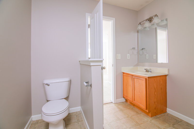 2,090/Mo, 4269 Offshore Dr Raleigh, NC 27610 Main Bathroom View
