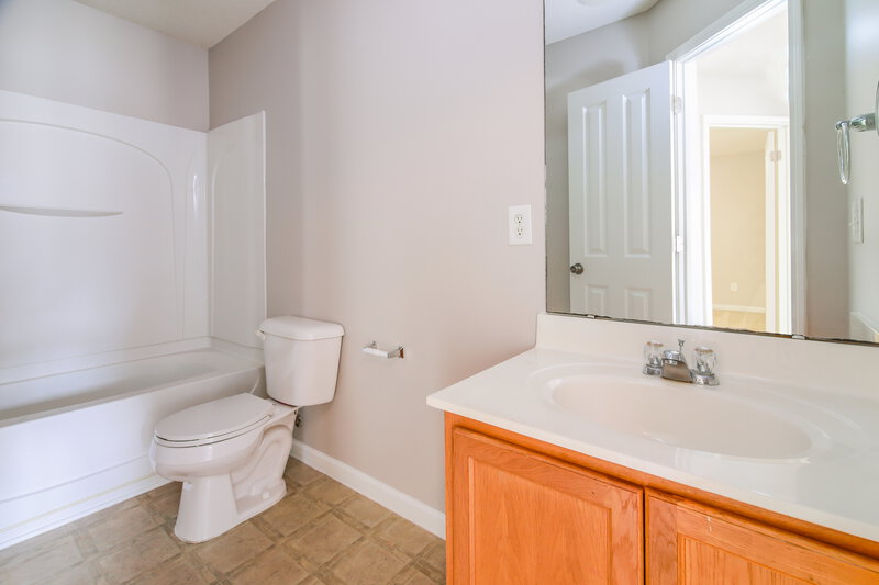 2,090/Mo, 4269 Offshore Dr Raleigh, NC 27610 Bathroom View