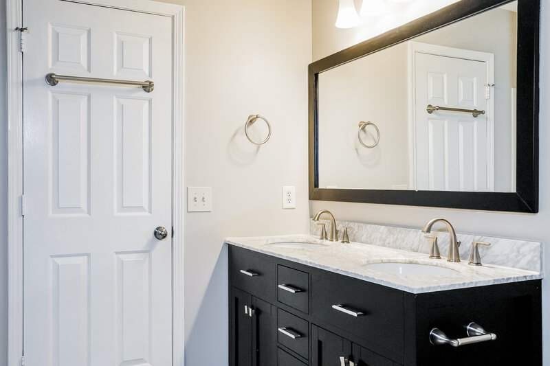 2,080/Mo, 3112 Olustee Dr Raleigh, NC 27610 Bathroom View