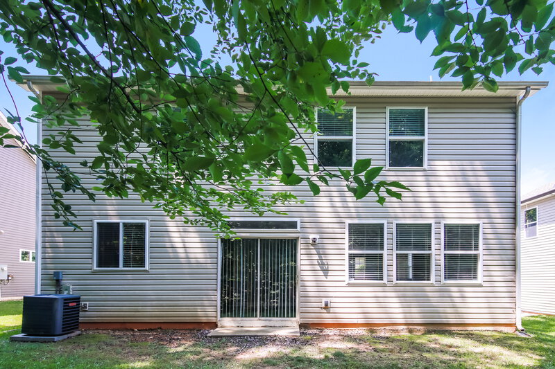 2,005/Mo, 133 Smart Court Clayton, NC 27520 Rear View