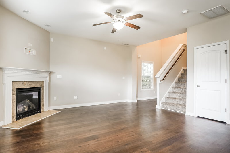 2,850/Mo, 408 McCarthy Drive Clayton, NC 27527 Living Room View 2