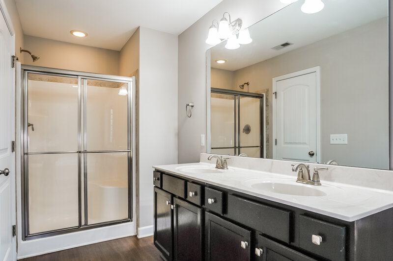 2,850/Mo, 408 McCarthy Drive Clayton, NC 27527 Main Bathroom View 2