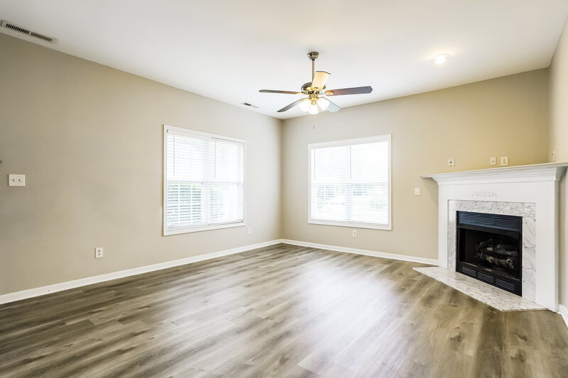 2,800/Mo, 5245 Nobleman Trl Knightdale, NC 27545 Living Room View 3