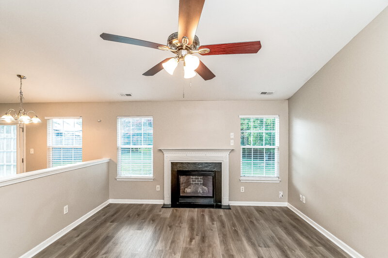 2,600/Mo, 4205 Springfield Creek Dr Raleigh, NC 27616 Living Room View