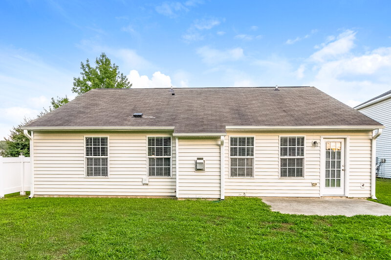 2,600/Mo, 4205 Springfield Creek Dr Raleigh, NC 27616 Rear View