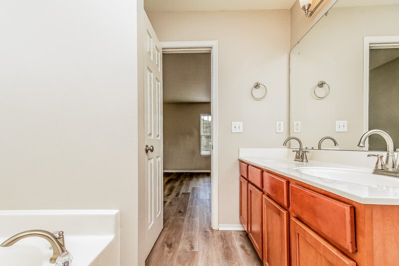 2,520/Mo, 5457 Thunderidge Drive Raleigh, NC 27610 Main Bathroom View 2