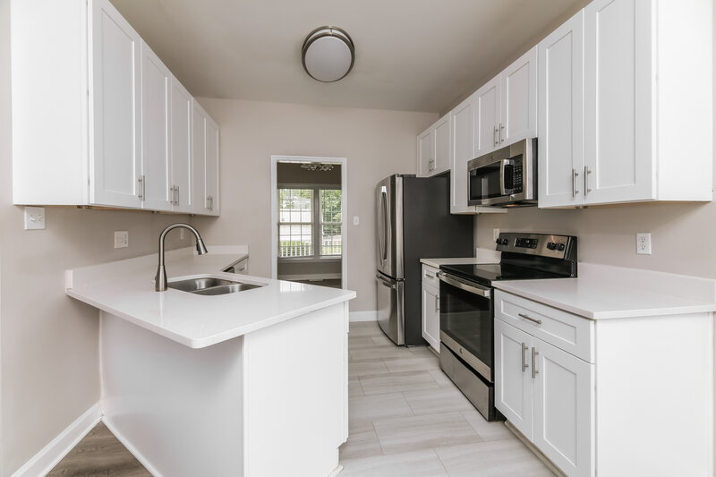 2,160/Mo, 4321 Major Loring Way Raleigh, NC 27616 Kitchen View