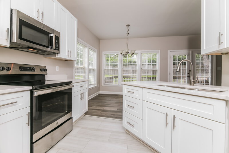 2,160/Mo, 4321 Major Loring Way Raleigh, NC 27616 Kitchen View 2