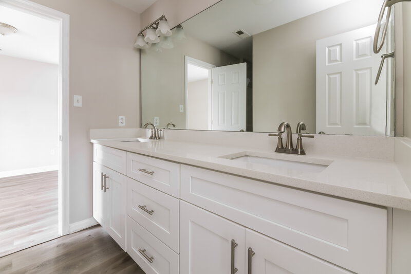 2,160/Mo, 4321 Major Loring Way Raleigh, NC 27616 Bathroom View