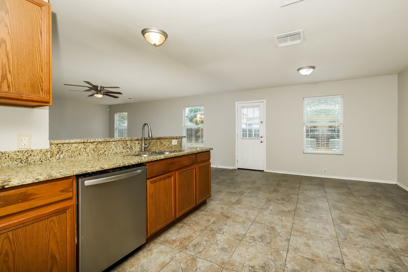 2,115/Mo, 4934 Orchid Star San Antonio, TX 78218 Kitchen View