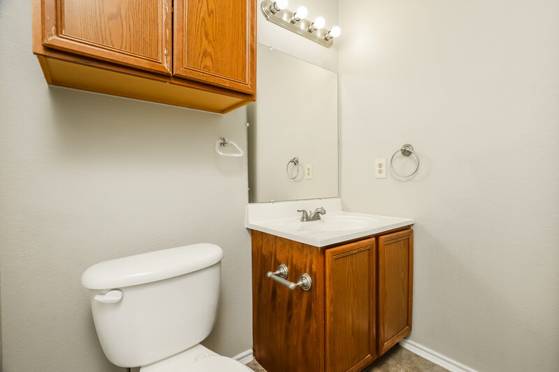 2,115/Mo, 4934 Orchid Star San Antonio, TX 78218 Bathroom View