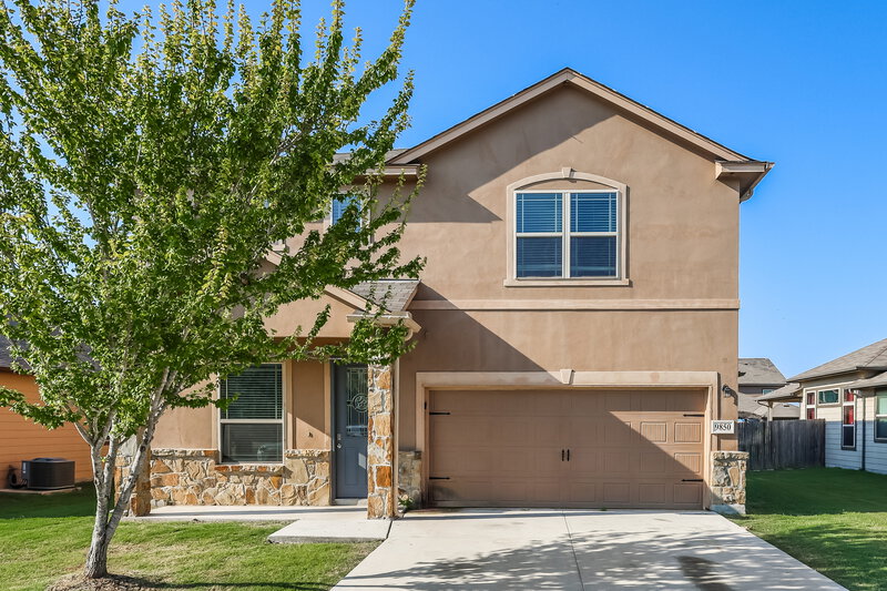 2,385/Mo, 9850 Red Iron Crk Converse, TX 78109 External View