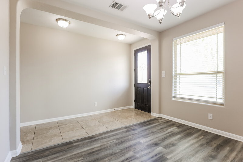 2,385/Mo, 9850 Red Iron Crk Converse, TX 78109 Living Room View 2