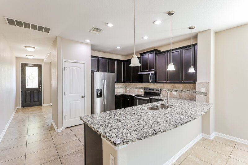 2,385/Mo, 9850 Red Iron Crk Converse, TX 78109 Kitchen View 2