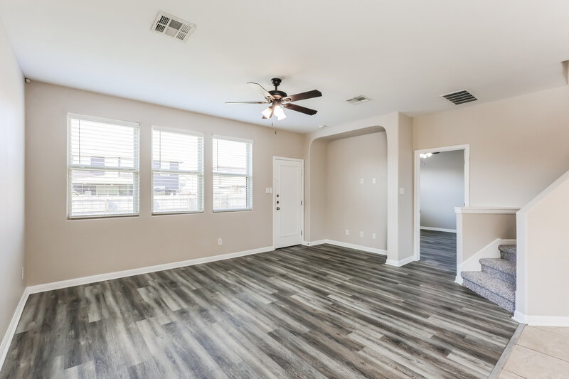 2,385/Mo, 9850 Red Iron Crk Converse, TX 78109 Family Room View 2