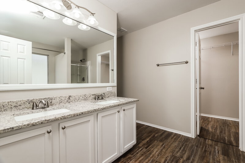 2,835/Mo, 12807 Capri San Antonio, TX 78253 Main Bathroom View