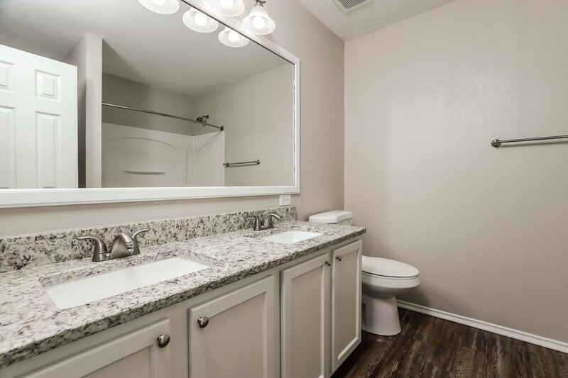 2,835/Mo, 12807 Capri San Antonio, TX 78253 Bathroom View