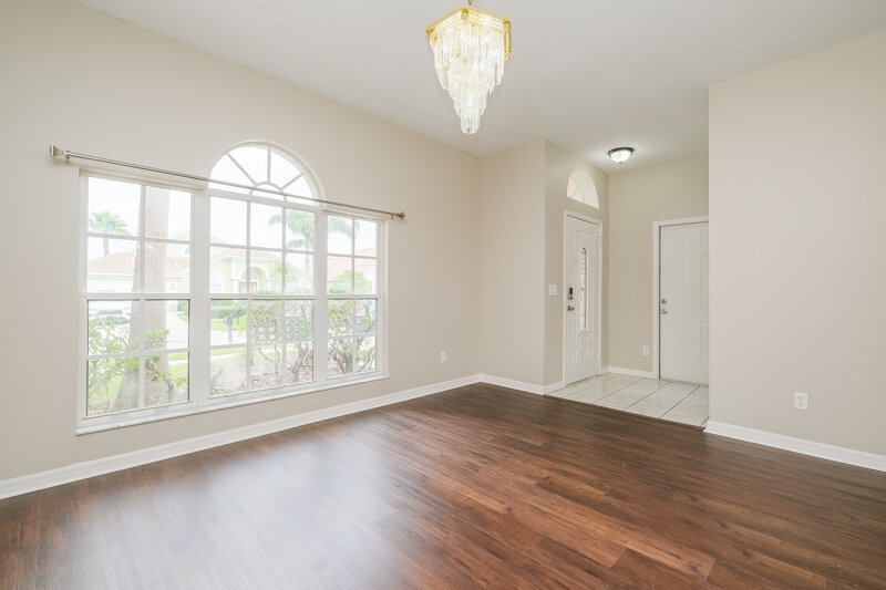 2,980/Mo, 18003 Misty Blue Ln Tampa, FL 33647 Living Room View 2