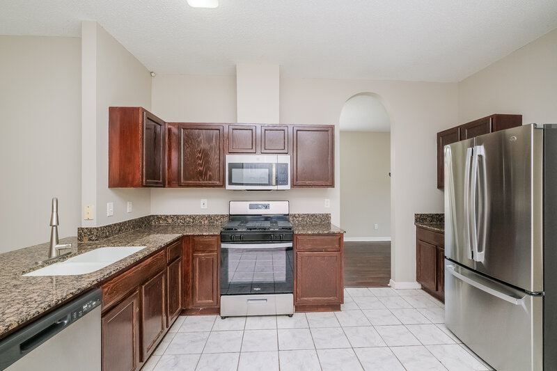 2,980/Mo, 18003 Misty Blue Ln Tampa, FL 33647 Kitchen View
