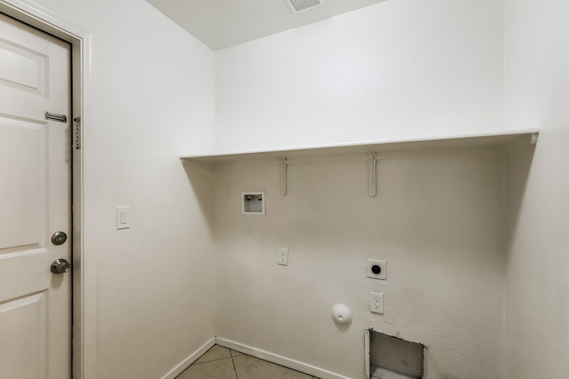 1,940/Mo, 7269 S Avenida de la Palmar Tucson, AZ 85746 Walk In Closet View