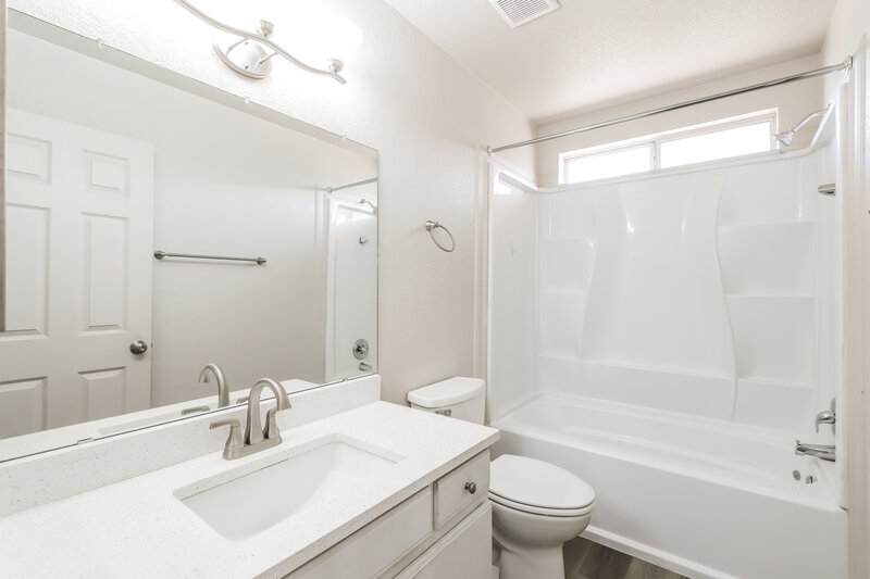 1,955/Mo, 6111 N Samantha Grove Dr Tucson, AZ 85741 Bathroom View
