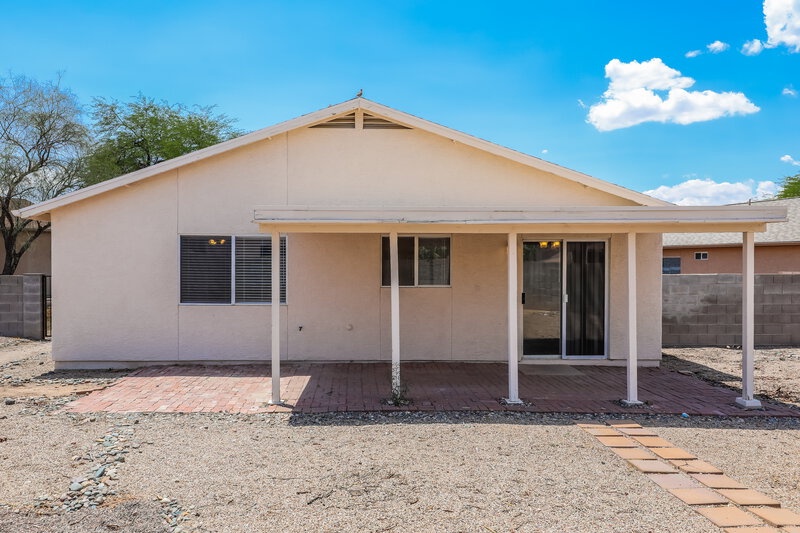 1,955/Mo, 6111 N Samantha Grove Dr Tucson, AZ 85741 Rear View