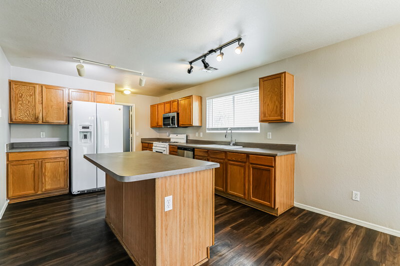 2,810/Mo, 8527 E Via Cortina de Madera Tucson, AZ 85747 Kitchen View