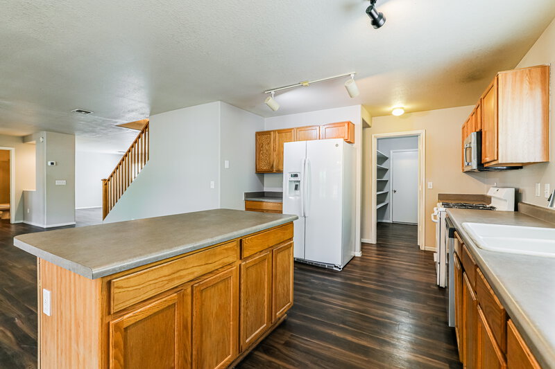 2,810/Mo, 8527 E Via Cortina de Madera Tucson, AZ 85747 Kitchen View 2