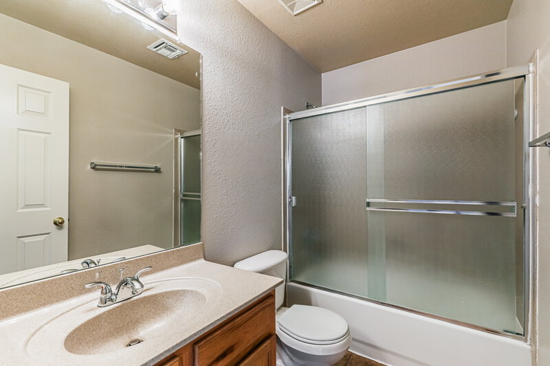 2,810/Mo, 8527 E Via Cortina de Madera Tucson, AZ 85747 Bathroom View