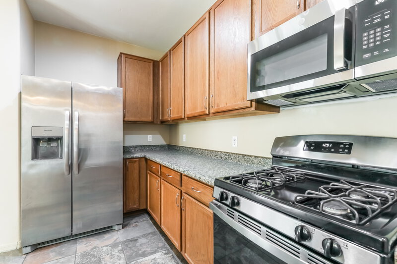 1,815/Mo, 293 W Paseo Celestial Sahuarita, AZ 85629 Kitchen View 2