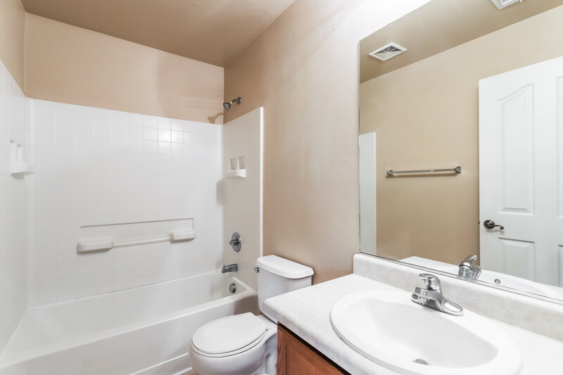1,815/Mo, 293 W Paseo Celestial Sahuarita, AZ 85629 Bathroom View
