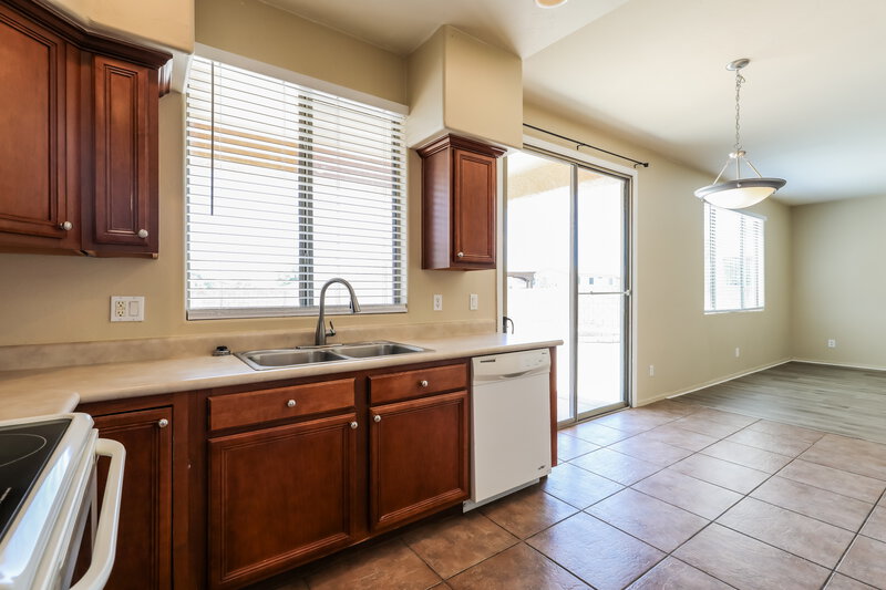 2,285/Mo, 5562 S Lemon Tree Dr Tucson, AZ 85757 Kitchen View 2