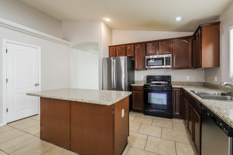 1,815/Mo, 299 W Calle Patio Lindo Sahuarita, AZ 85629 Kitchen View