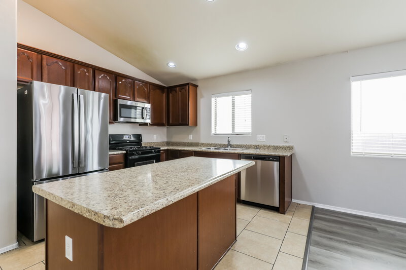 1,815/Mo, 299 W Calle Patio Lindo Sahuarita, AZ 85629 Kitchen View 2